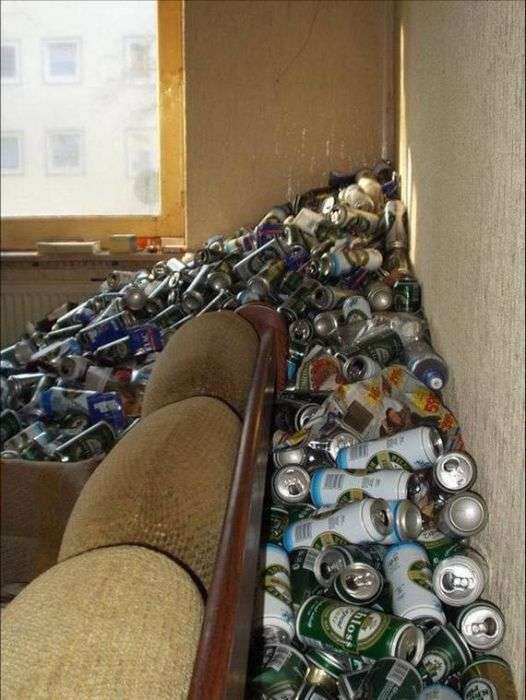 Квартира пивного алкоголіка (12 фото)