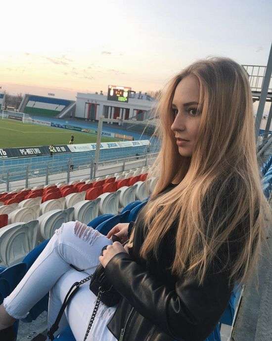 Чарівні вболівальниці на матчах Чемпіонату Росії з футболу (35 фото)