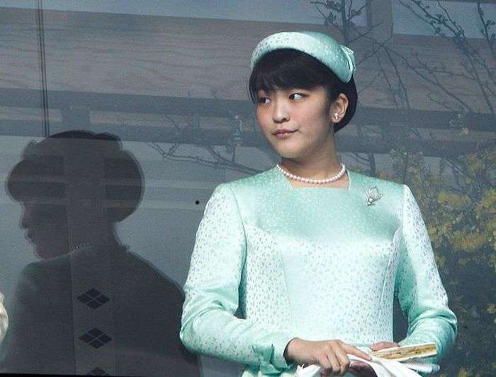 Принцеса Японії Мако Акісіно вийде заміж за простолюдина і позбудеться всіх титулів (3 фото)