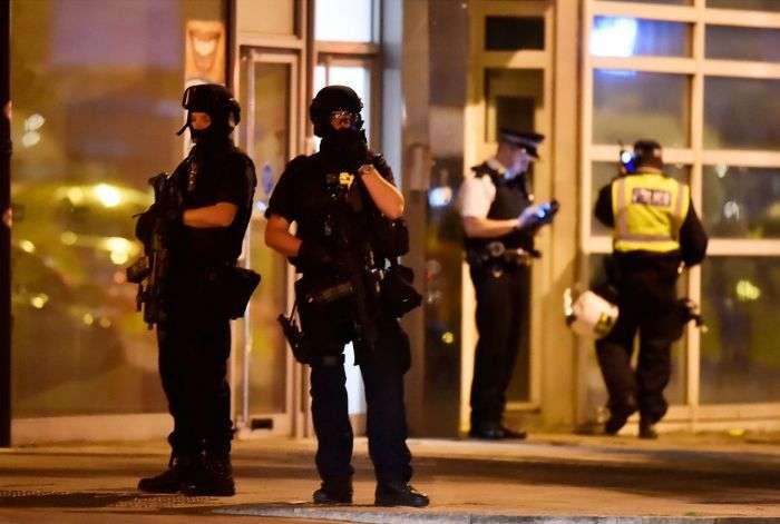 Терористи ИГИЛ влаштували черговий теракт в Лондоні (17 фото + 3 відео)