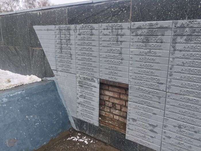Ремонт меморіалу Великої Вітчизняної війни в Кемеровській області (7 фото)