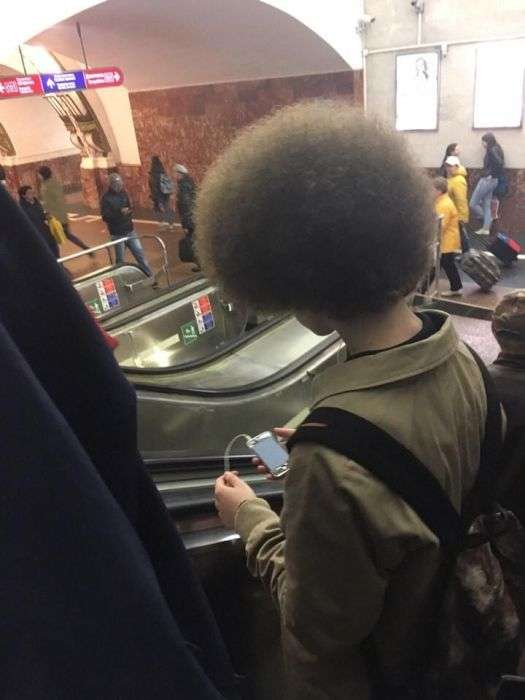 Незвичайні пасажири російського метро (32 фото)