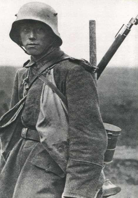 «Рогаті» каски німецьких солдатів (5 фото)