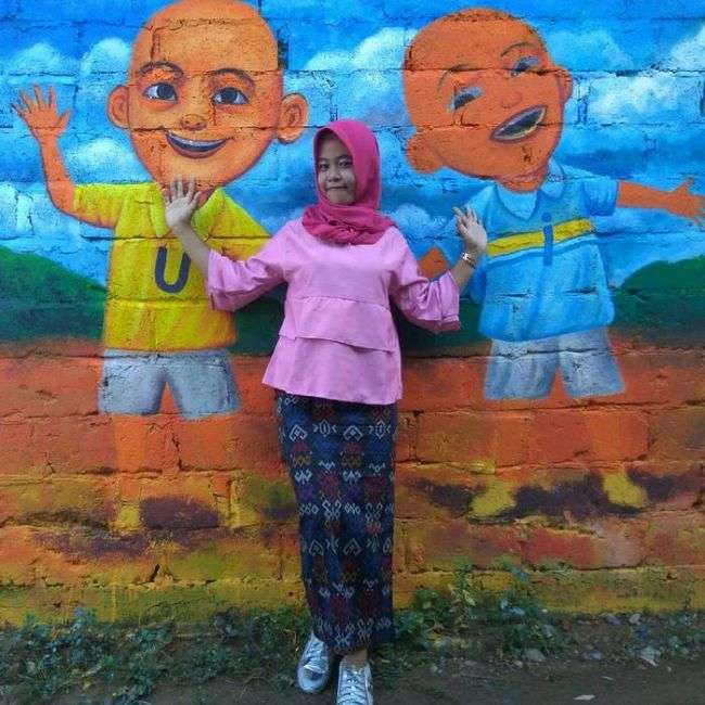 Кампунг Пелангі - індонезійська село, засиявшая всіма кольорами веселки (12 фото)