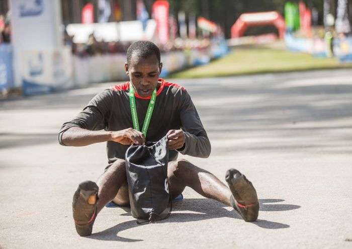 Кенієць Ібрагім Мукунга виграв Тартуський напівмарафон в шкарпетках (6 фото)