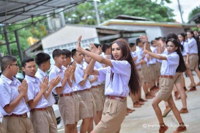 Шкільне захід в тайській школі (7 фото)