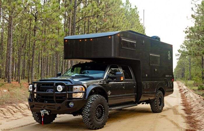 Siberian Tiger - повноцінний будинок на колесах на базі пікапа Ford F450 (27 фото)