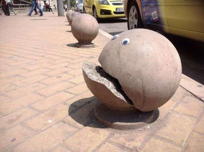 Забавні очі Googly Eyes на неживих предметах (25 фото)