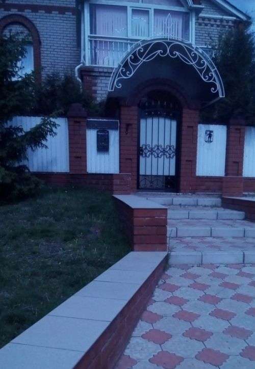 Неправильний тротуар в Набережних Челнах (3 фото)