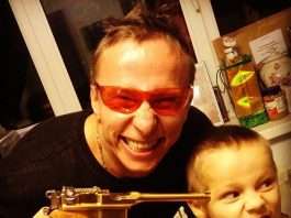 Twitter гризуть черви