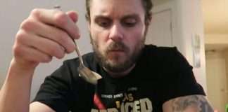 Фітнес-блогер Ентоні Говард-Кроу схуд на 14,5 кг, вживаючи морозиво і алкоголь (4 фото)