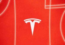 Електромобілі tesla тепер можуть транслювати відео з вбудованих камер на смартфон власника