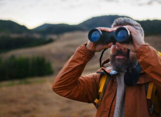 Чому ваш перший телескоп має бути біноклем