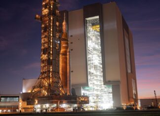 Ракета Artemis 2 Повернена в Цех NASA для ремонту