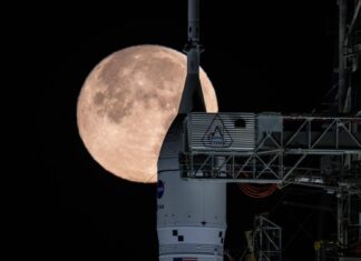 Ракета Artemis 2 повертається до монтажно-випробувального комплексу для ремонту гелієвої системи