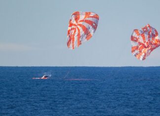 Людство повертається з глибокого космосу: місія NASA «Artemis II» успішно завершила обліт Місяця